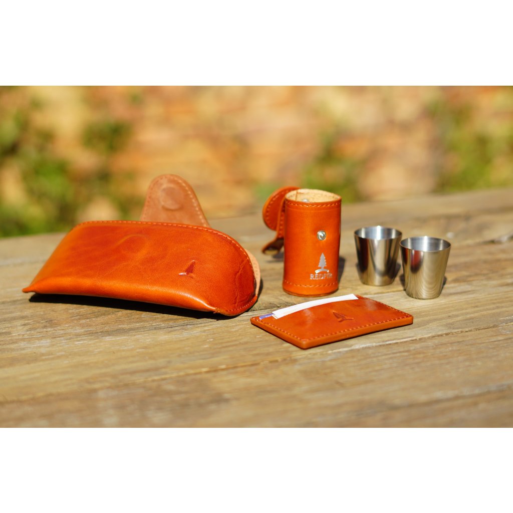 Cognac brown leather case for Champ glasses