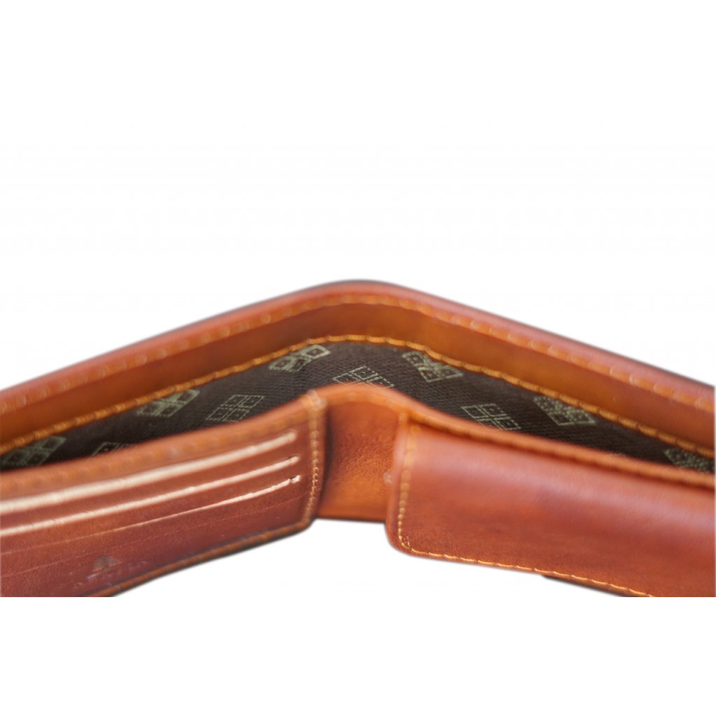 Brown minimalist leather wallet